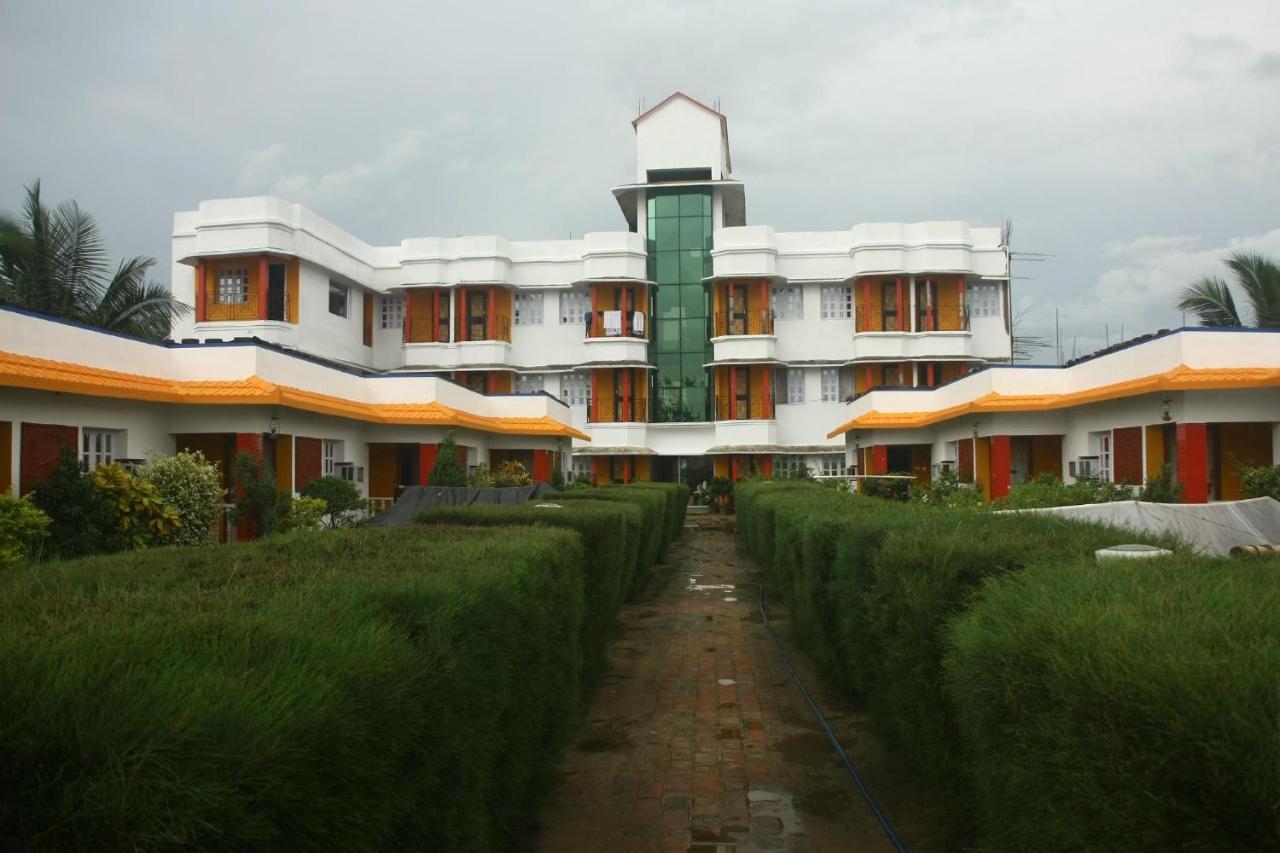 Neel Nirjaney Resorts Мандармони Екстериор снимка